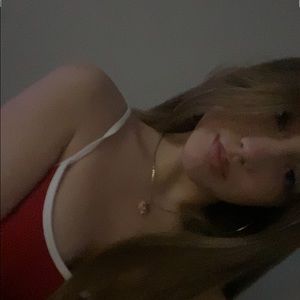 Meet your Posher, Katelyn